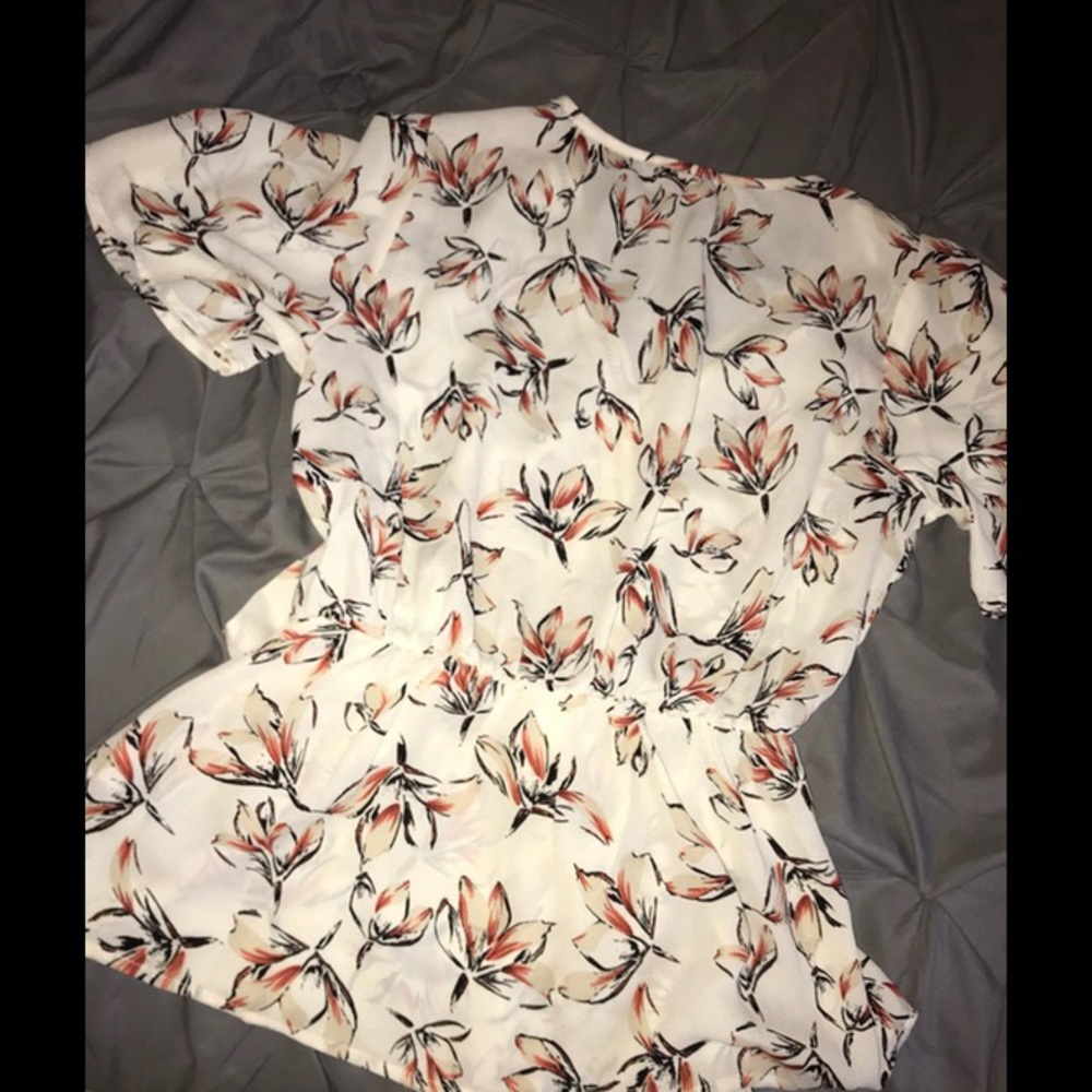 Pattern Flowy Top - Picture 4 of 4